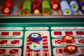 Tim dukungan pelanggan aronbet siap membantu pemain American Roulette